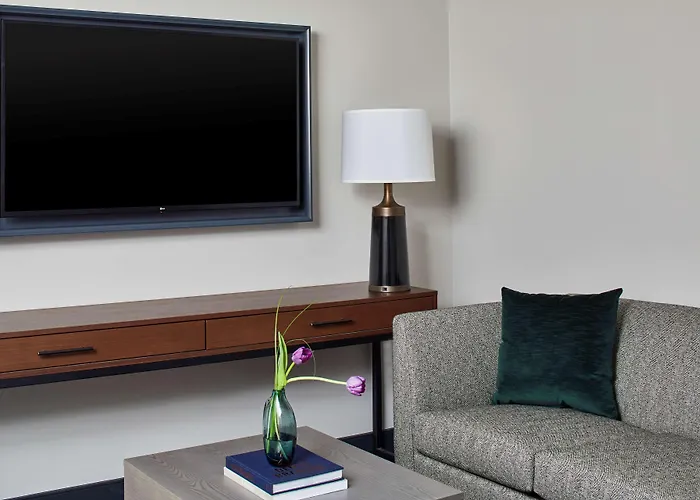 Cumberland House Knoxville, Tapestry Collection By Hilton