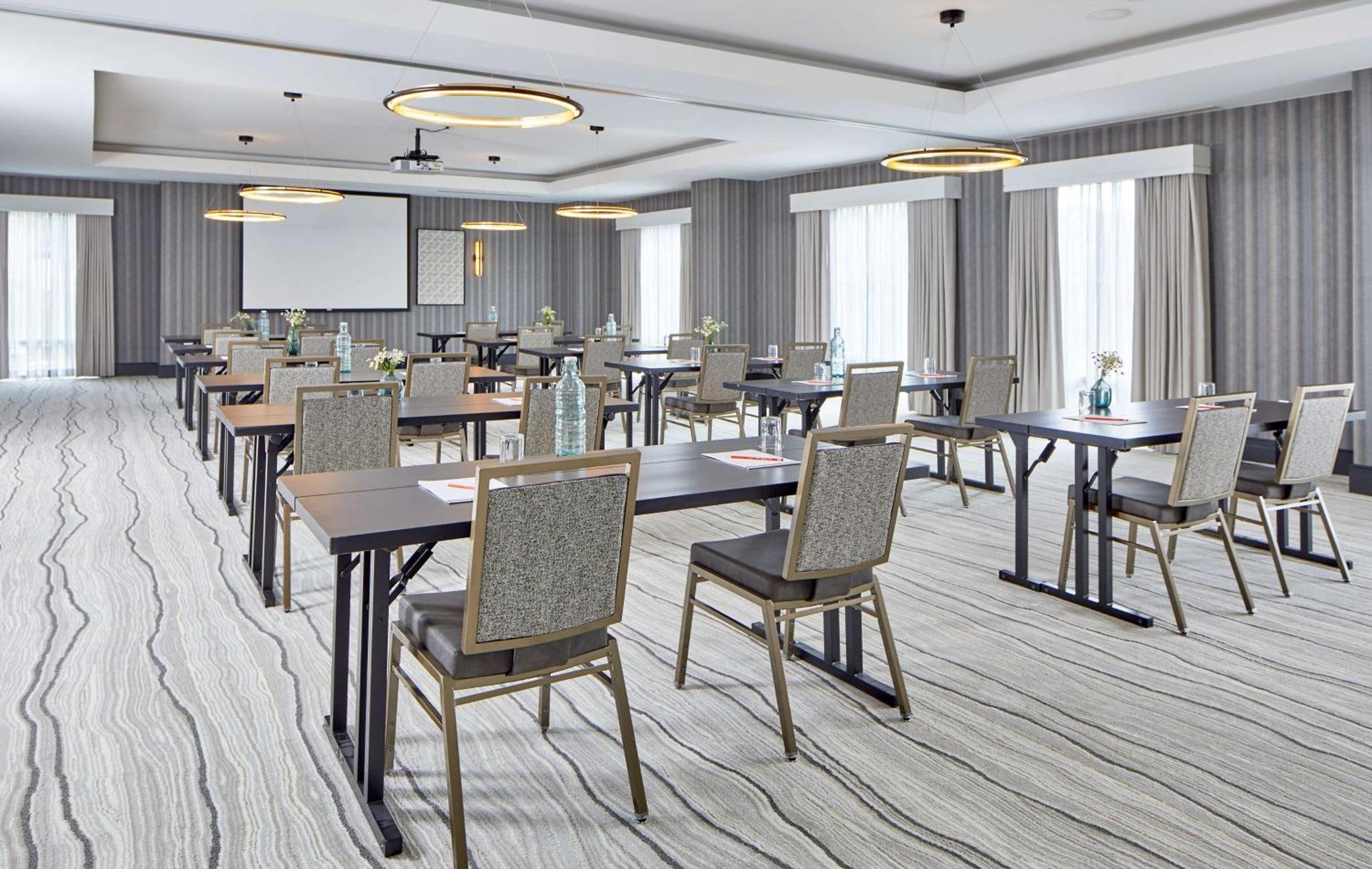 Cumberland House Knoxville, Tapestry Collection By Hilton Hotel Knoxville