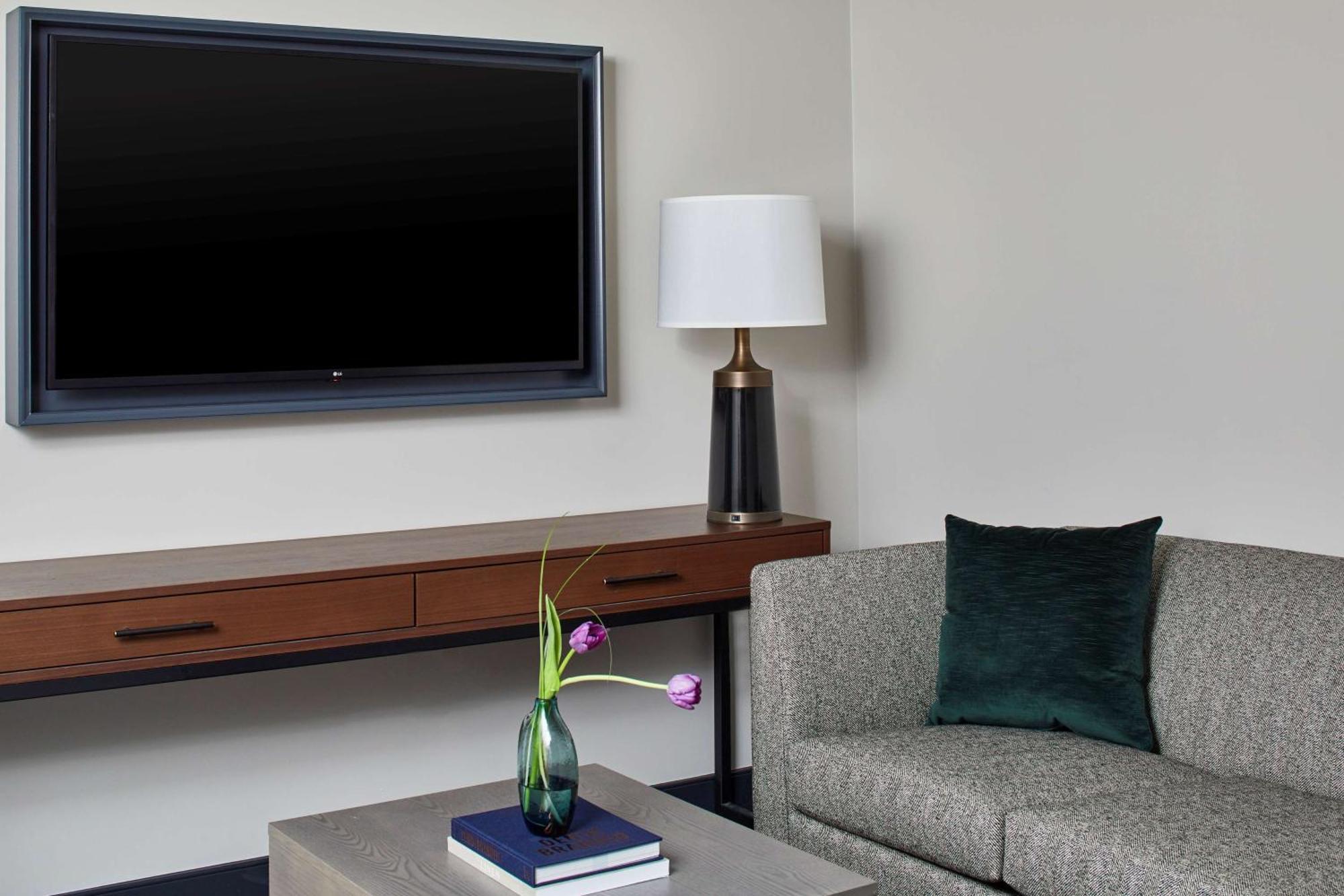 Cumberland House Knoxville, Tapestry Collection By Hilton Knoxville